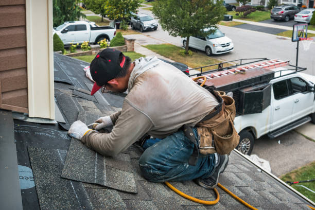 Professional Roofing technician working in Milledgeville, OH